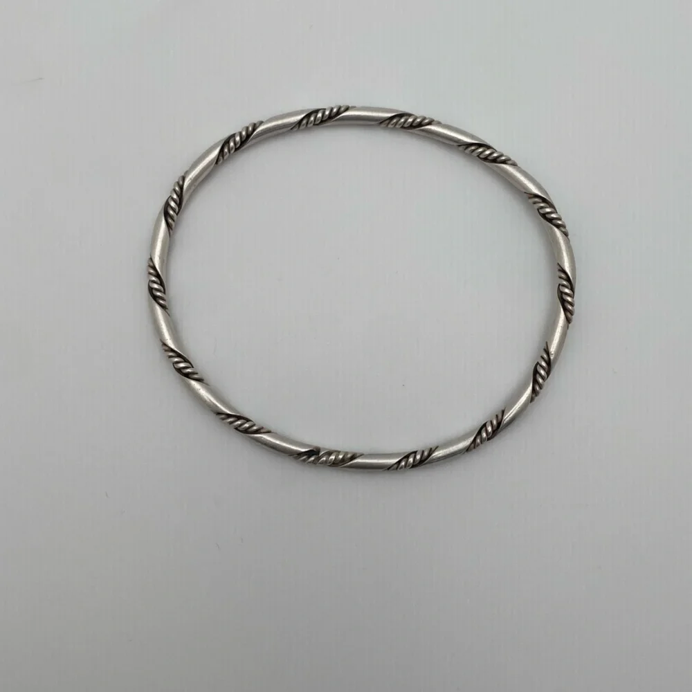 Sterling Silver 925 Twist Bangle Bracelet - Picture 4 of 5